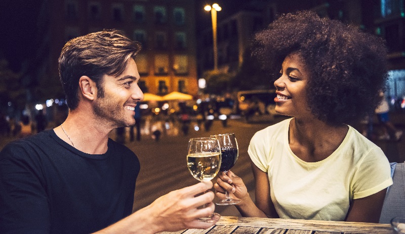 The Psychology of First Impressions and Its Impact on Dating Success